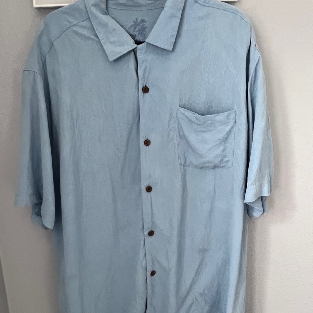 Tommy Bahama Light Blue Casual Button Down Shirt - 100% Silk
